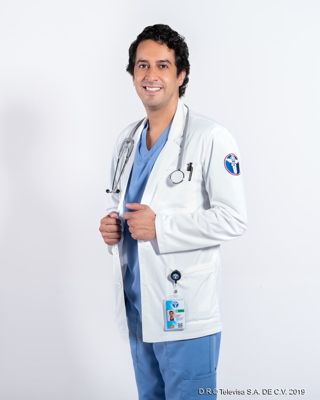 <b>Daniel Tovar</b> será Daniel Juárez, uno de los médicos residentes más alegres y estará haciendo su especialidad en pediatría. Será muy inteligente, trabajador y con muchas ganas de avanzar en su carrera para ayudar a su familia, la cual es muy unida.