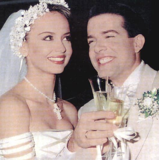 Gabriela Spanic y Miguel de León fue otra pareja que decidió compartir su felicidad con sus fans, ellos también transmitieron la boda en su natal Venezuela.