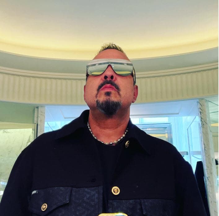 "Para todos aquellos que dicen que
<b> los Aguilar solo nos la pasamos tragando</b>, ¿qué creen?, es cierto", dijo con el humor que lo caracteriza en un video publicado en su canal de YouTube.
<br>