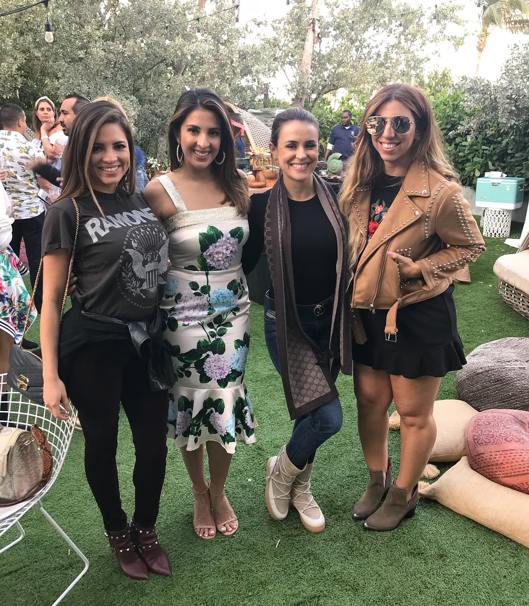 Los gratos recuerdos entre las periodistas van más allá de los estudios de Univision. Maity y Carolina han pasado muchos cumpleaños juntas, como en esta ocasión que Carolina no se perdió el festejo de la conductora hondureña en el 2018.