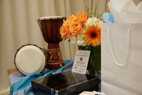 El salsero Marc Anthony es quien pasará los ratos de espera aquí.