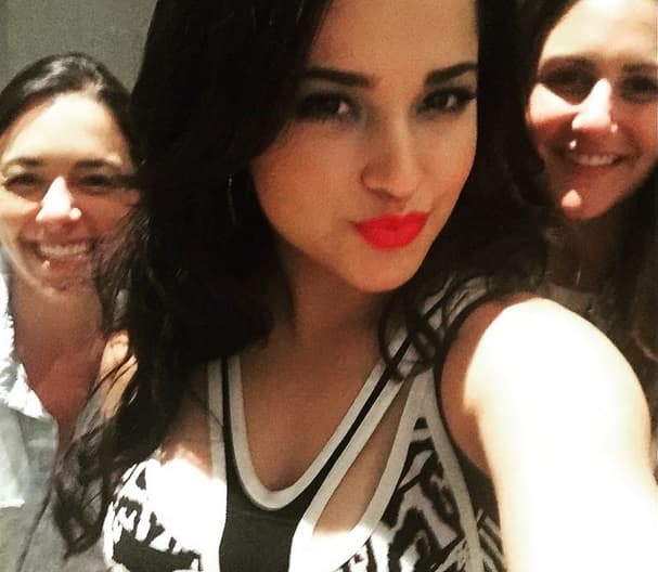 Becky cada día se nota más bella, ya se prepara para seguir dando sorpresas.