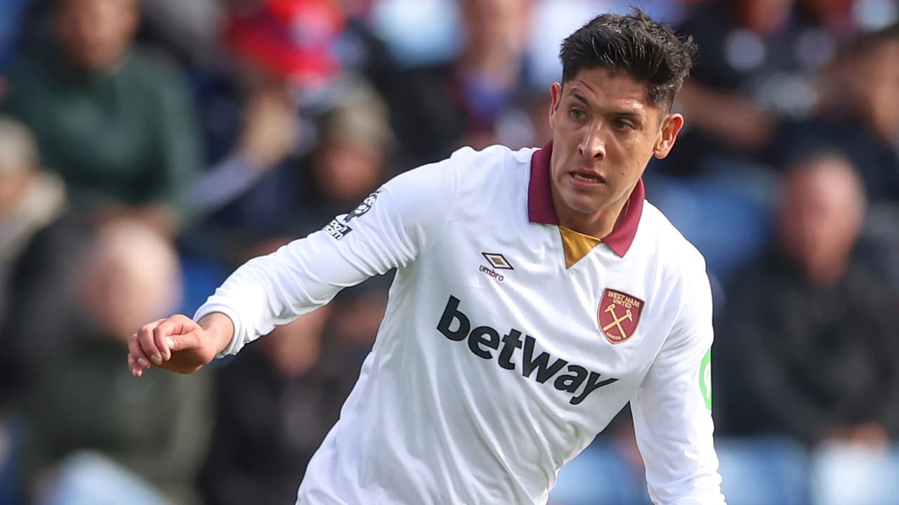 Edson Álvarez reaparece con West Ham en triunfo sobre Manchester United