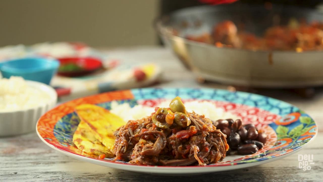 Ropa vieja de carne de res