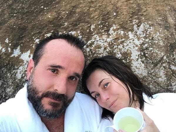 "Feliz con mi amor de toda la vida", se lee en la misma red social de Dominika.