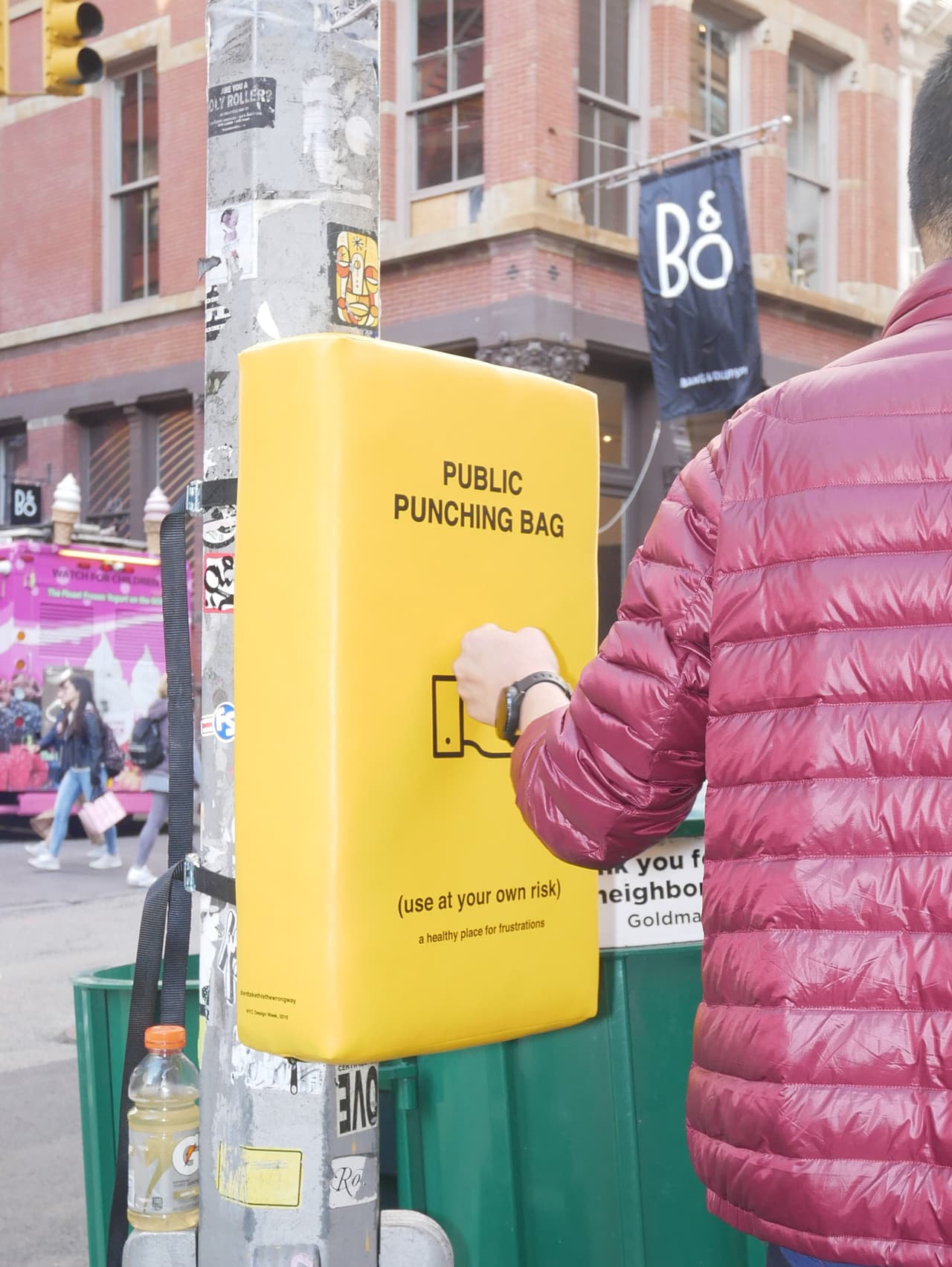 El proyecto fue presentado en el contexto de la Semana de diseño de Nueva York (
<a href="https://www.nycxdesign.com/" target="_blank">NYCxDESIGN</a>) , que se celebra en mayo. Este evento atrae a la ciudad a miles de diseñadores e ideas de todo el mundo.