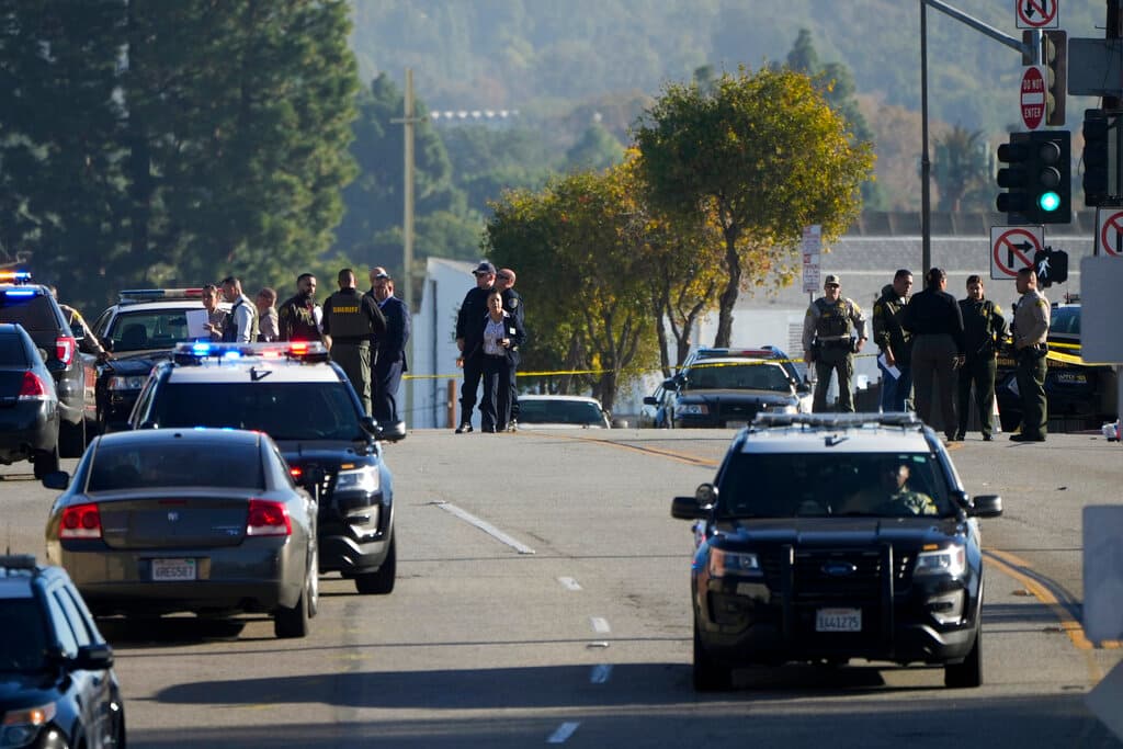 Las autoridades identificaron al conductor como un hombre de 22 años de Diamond Bar, pero no compartieron su nombre.