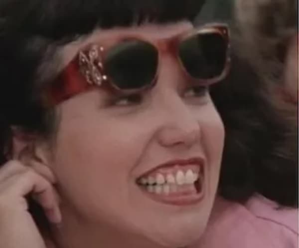 Jamie Donnely interpretó a la inocente e irreverente 'Jan' en la película 'Vaselina', después de la cual continuó con su carrera como actriz en cine y televisión.