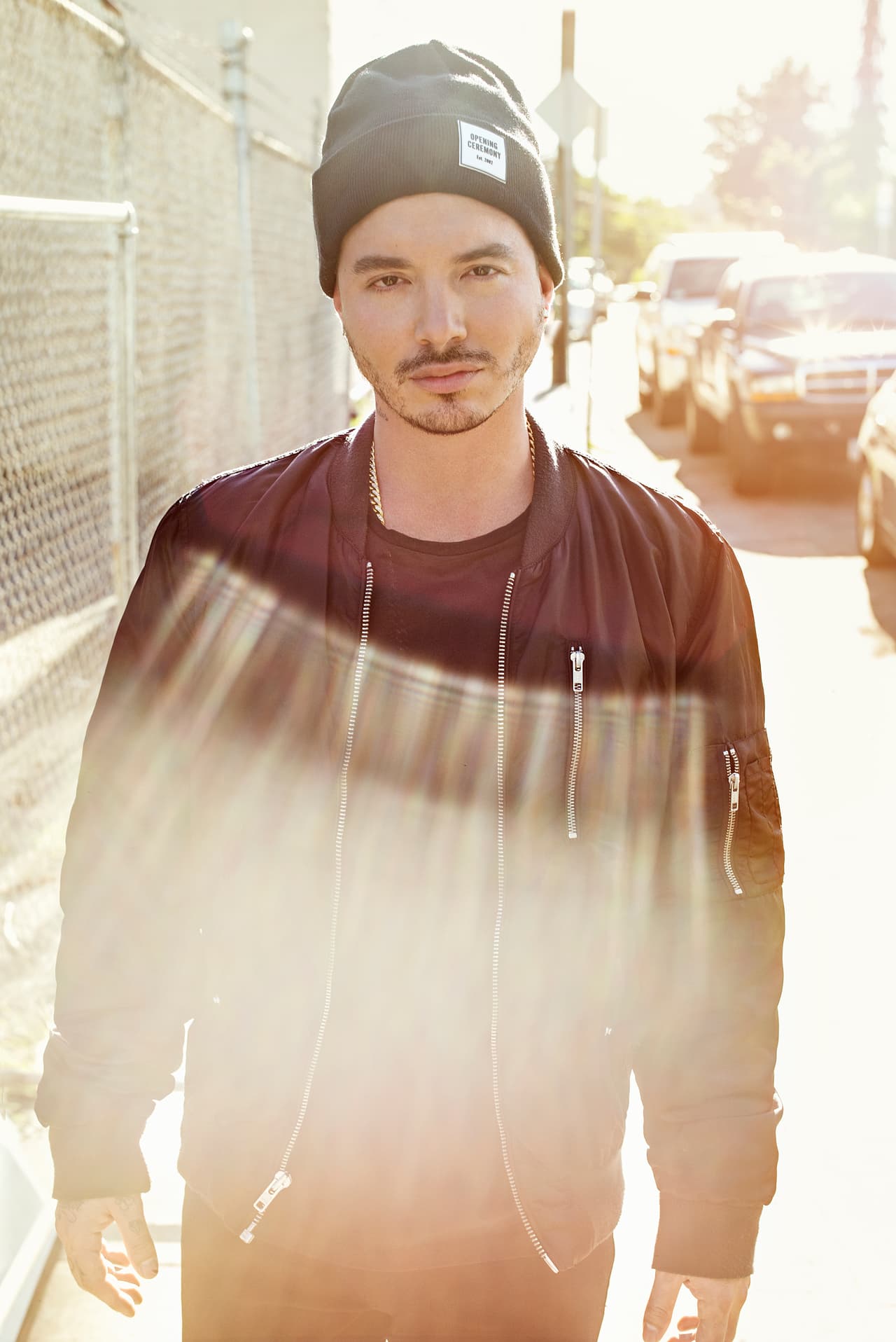 J Balvin te hizo bailar con sus temas, ahora espera convertirse en el Artista del Año Urbano.