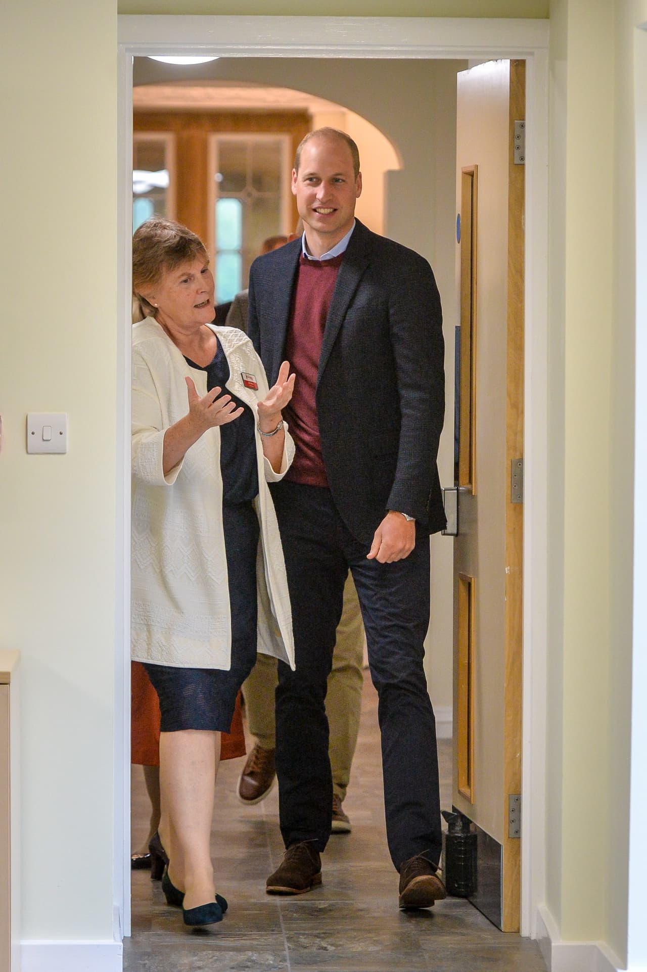 "
<b><a href="https://www.univision.com/famosos/charlotte-saco-la-lengua-y-george-ha-hecho-berrinches-los-momentos-simpaticos-de-los-hijos-de-william-y-kate-fotos" target="_blank">A mi hija le encantan los unicornios</a></b>. Los ama. Muy genial", dijo el príncipe William, de acuerdo a la crónica del evento publicada por el diario 
<b><a href="https://www.dailymail.co.uk/femail/article-7447163/Prince-William-reveals-Princess-Charlotte-loves-unicorns-calls-cool.html" target="_blank">Daily Mail.</a></b>