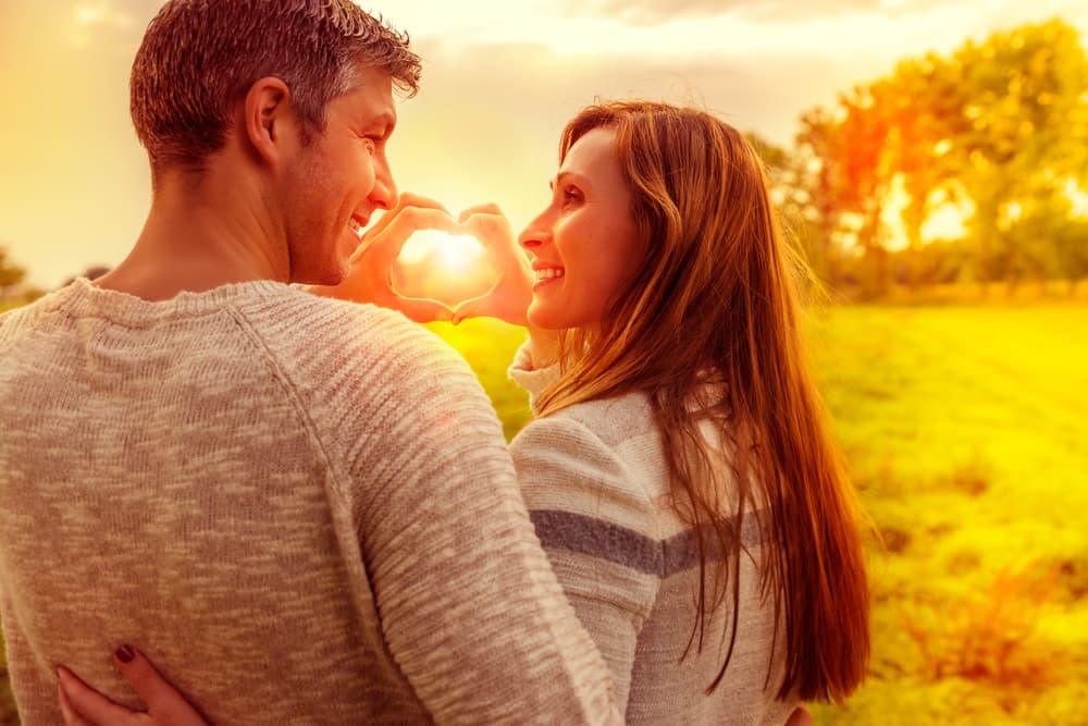 Las posibilidades de una reconciliación amorosa son muy altas y tal vez tú mismo, estés en el medio de un romance con alguien interesante. Es muy probable que en estos días recibas un dinero extra y en tus manos está el invertirlo adecuadamente en un negocio que te está dando vueltas. Analiza lo que mejor te conviene y actúa con prudencia.