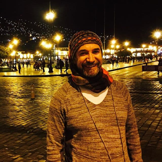 De esta forma, en el 2000 Solís realizó diversas presentaciones en Estados Unidos, México y América Latina. En este mismo año presentó su disco "Marco Antonio Solís En Vivo".