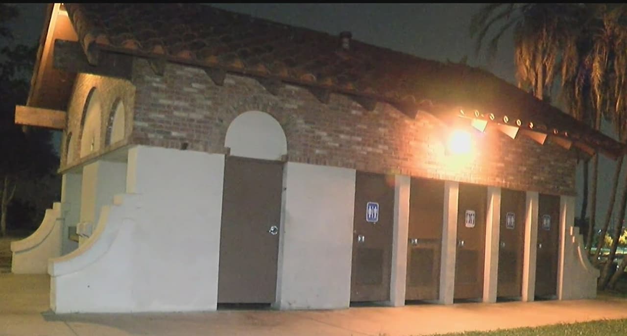 Alerta luego de ataque sexual contra una mujer en un baño público en Lincoln Heights