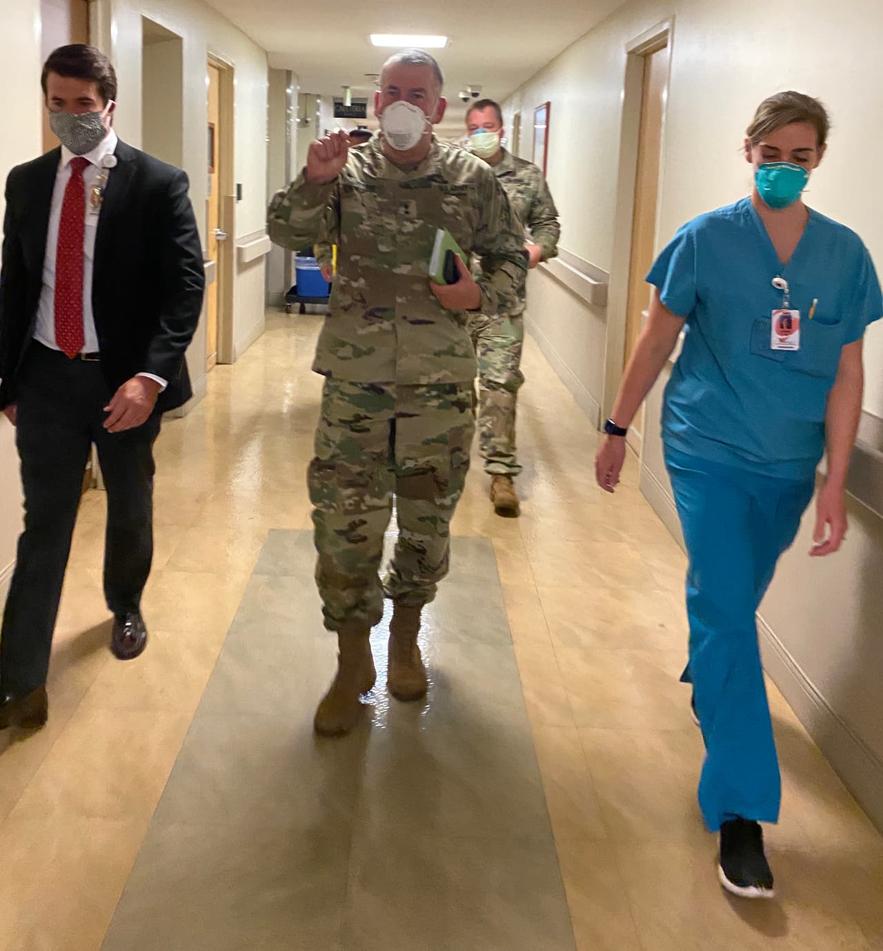 Hospitales de la zona reciben apoyo médico militar para atender pacientes con coronavirus