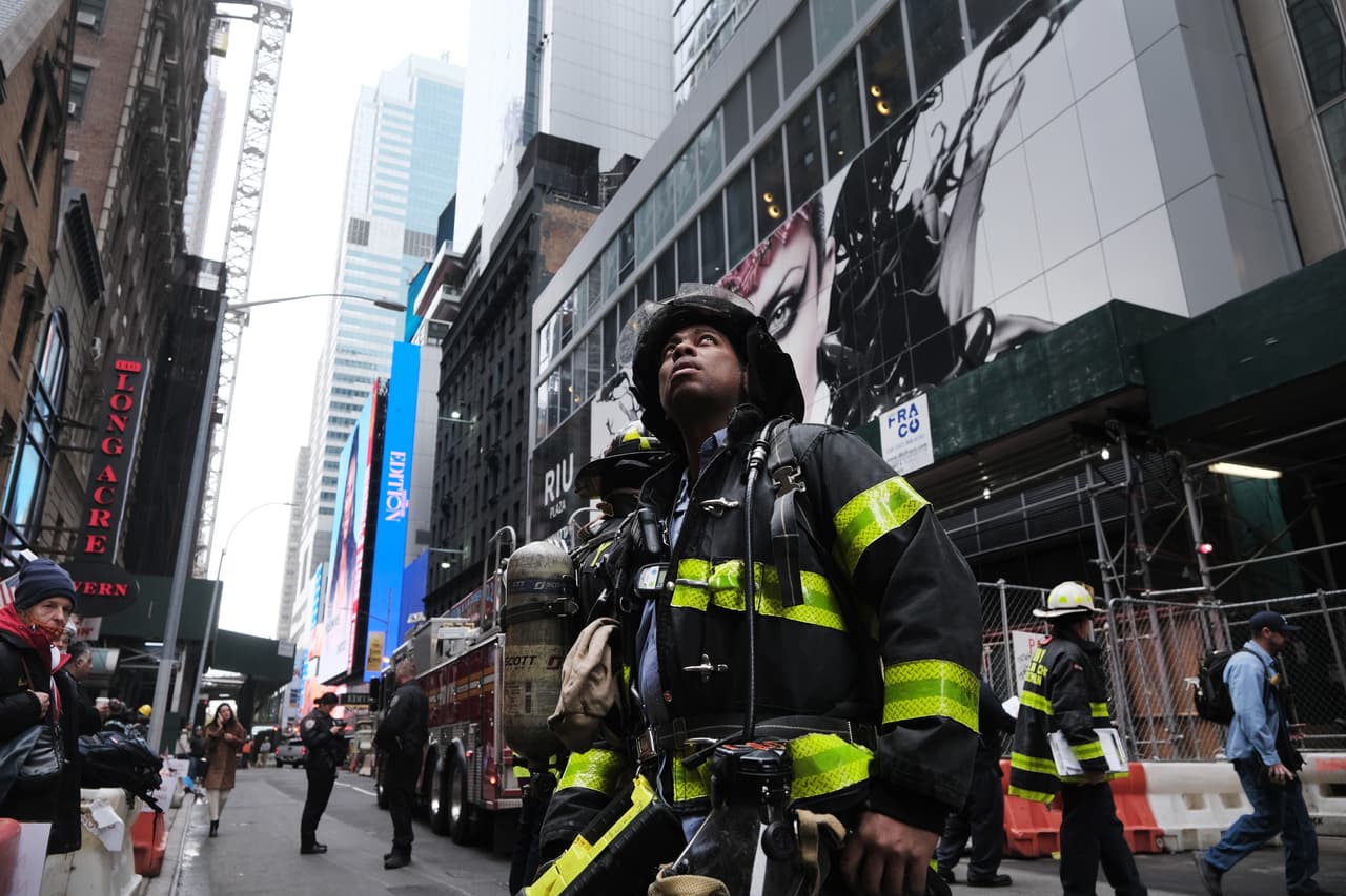 Este lunes se desató un incendio en un edificio en Midtown Manhattan.
<br>