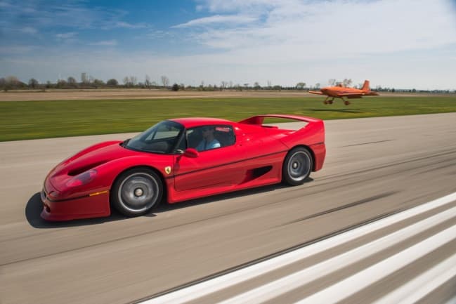 El Ferrari F50 tiene un valor estimado entre 1,800,000 y 2,100,000 dólares.