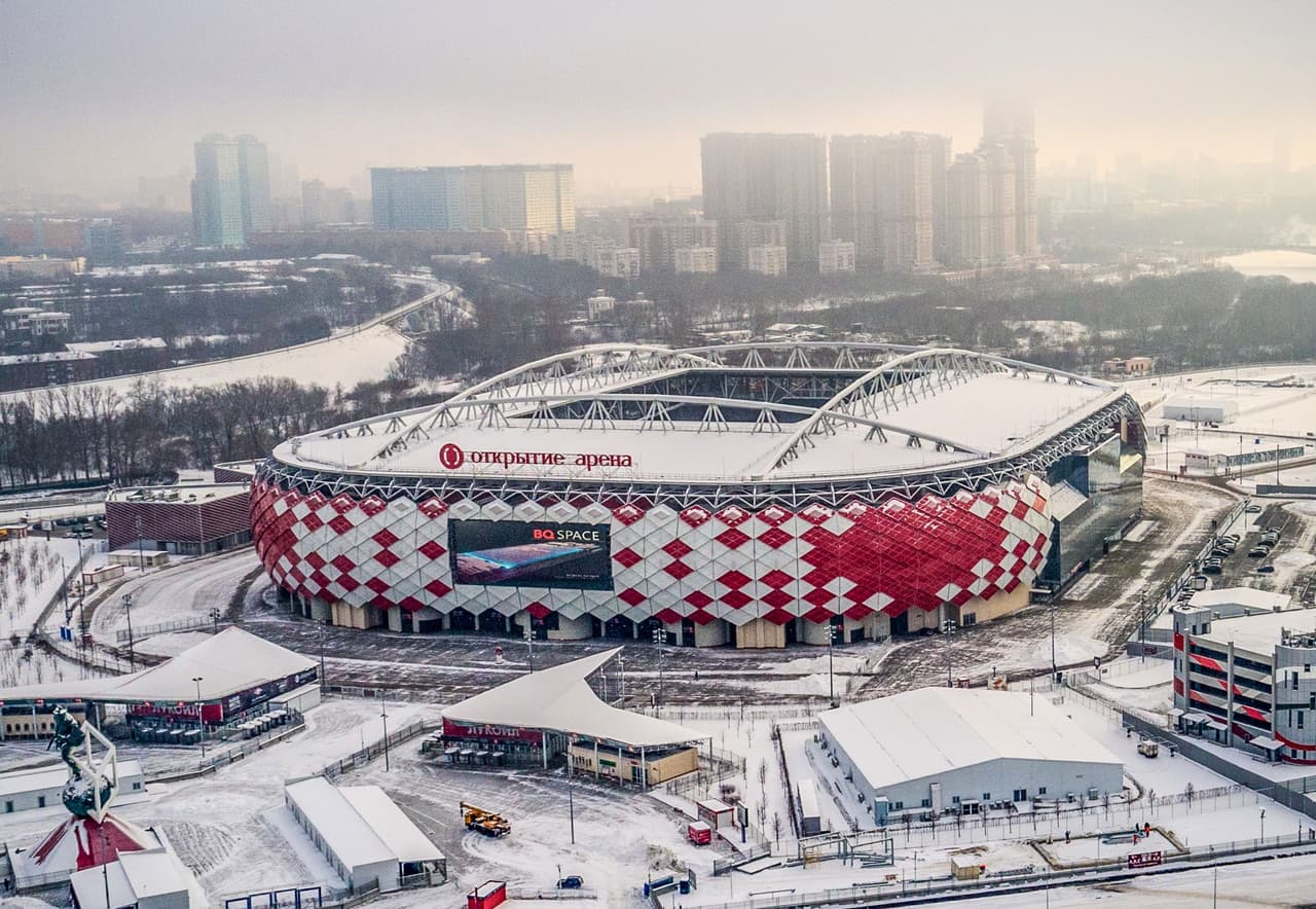 El 
<b>Otkrytie Arena –Spartak Stadium– (Moscú) </b>tuvo unas pequeñas remodelaciones antes de la Copa, las cuales ya concluyeron. Su capacidad para el campeonato será de 42,759 espectadores y tendrá en su césped cinco partidos.