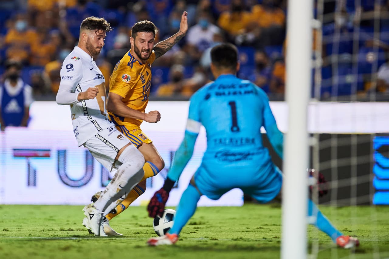 Gignac tendría la última del partido al estrellar un remate angulado en el marco de Talavera.