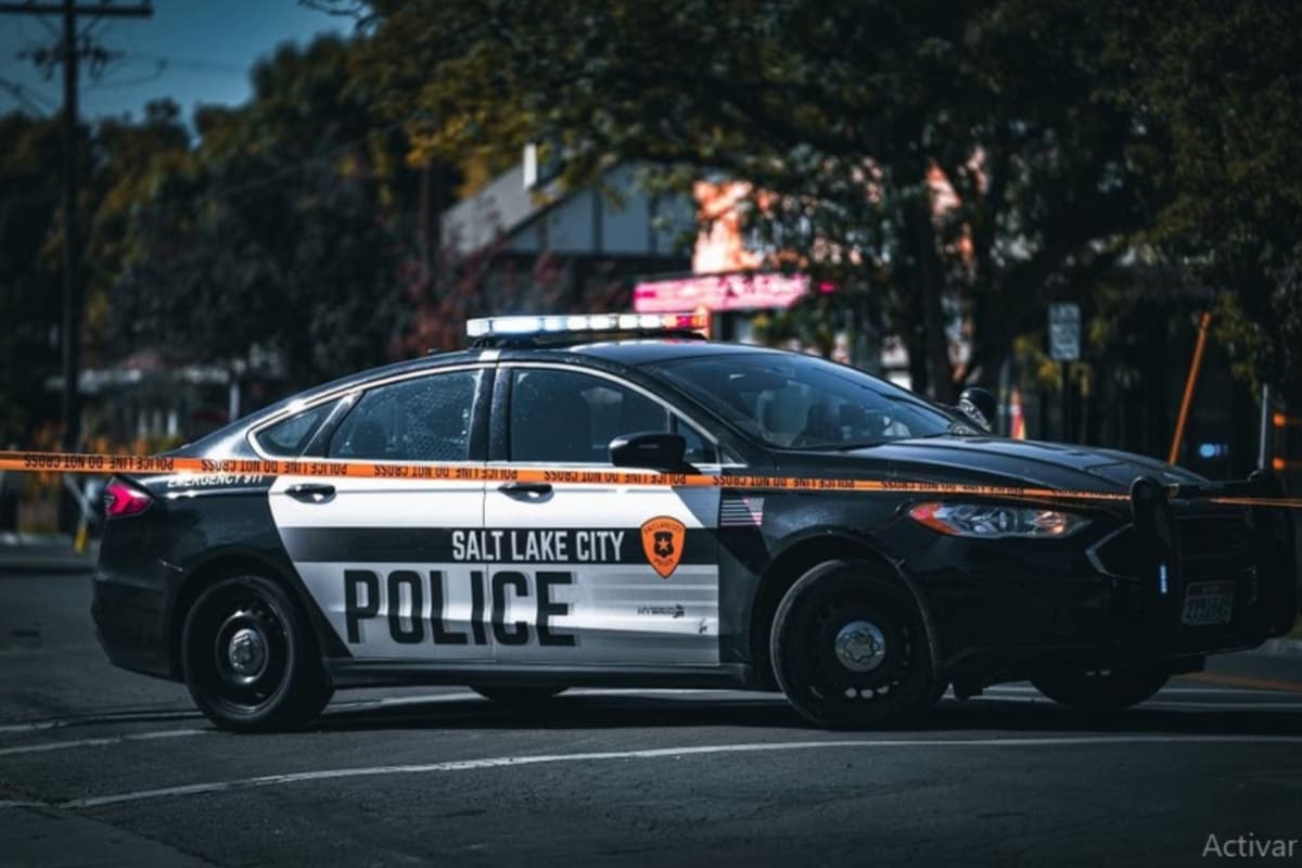 Las autoridades de inmediato evacuaron la libería para poner a salvo a todas las personas y los empleados del lugar.