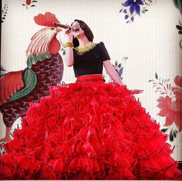 Sin duda alguna, Angela aprendió del excelente gusto de su abuelita Flor Silvestre.