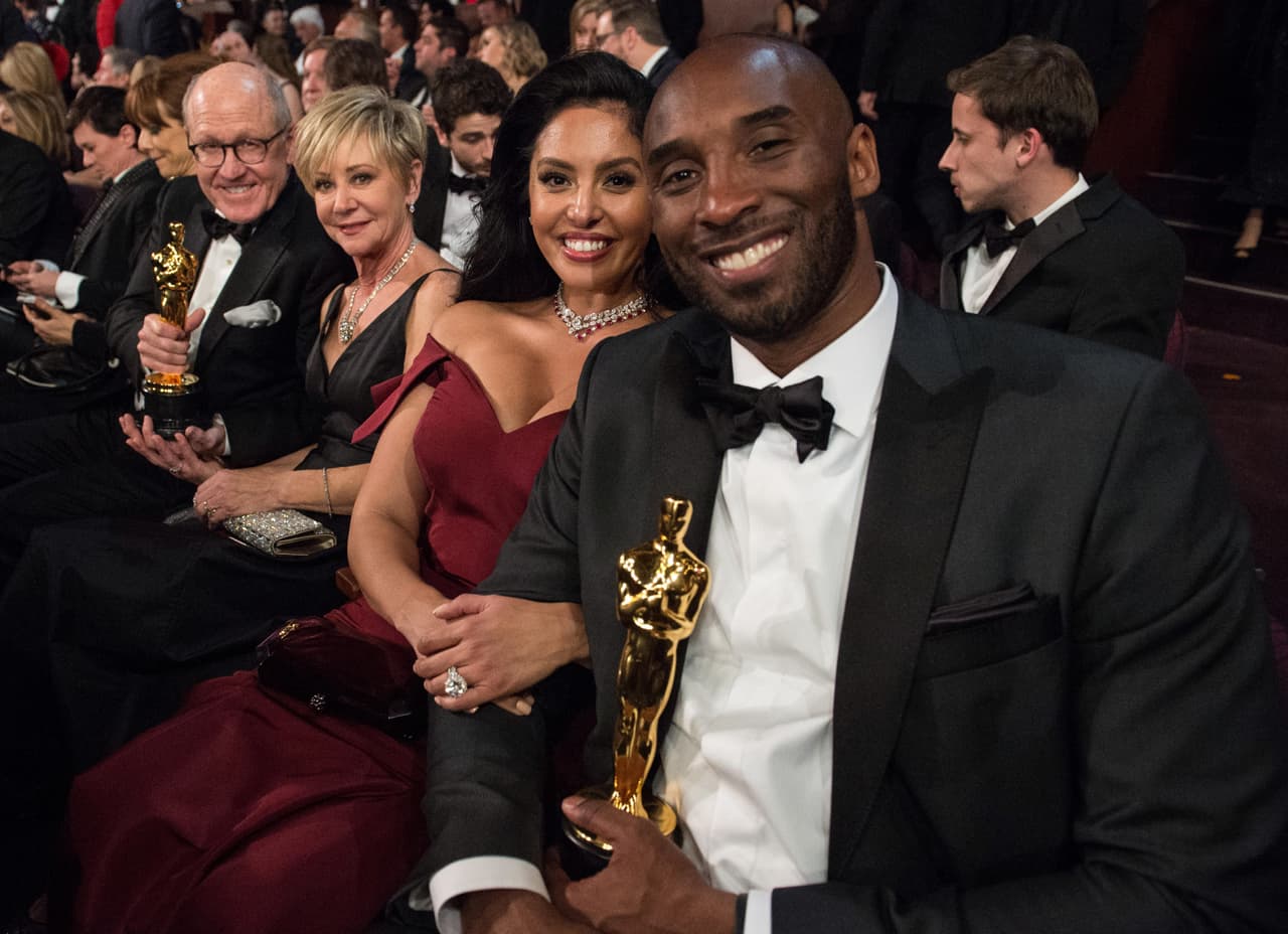 Su esposa lo acompañó a la ceremonia. En su discurso le dedicó la estatuilla a ella y a sus hijas, les dijo en italiano: "Ti amo con tutto il cuore [Te amo con todo mi corazón]".