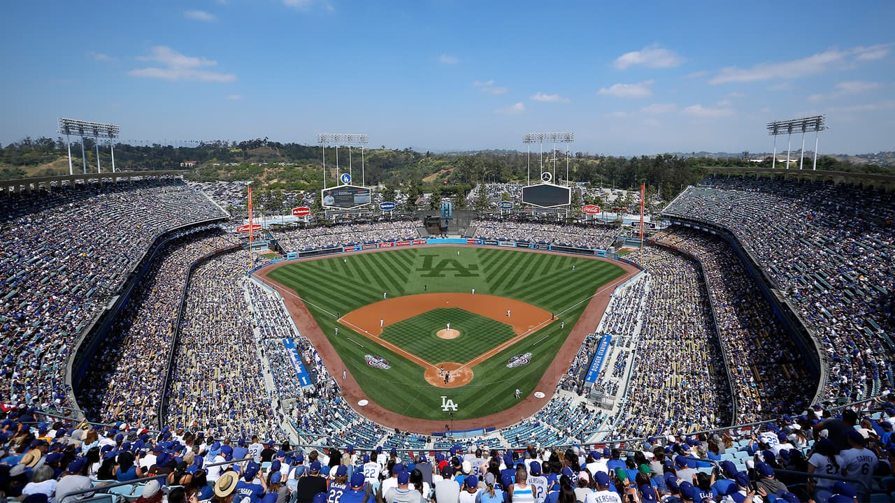 Partido de la Serie Mundial con los Dodgers y tributo a Valenzuela: guía para residentes y aficionados en Los Ángeles