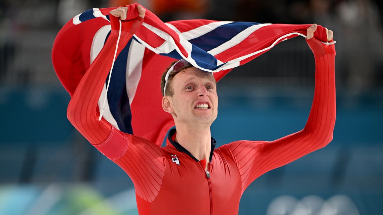 Récord olímpico y oro para Sander Eitrem en patinaje de velocidad