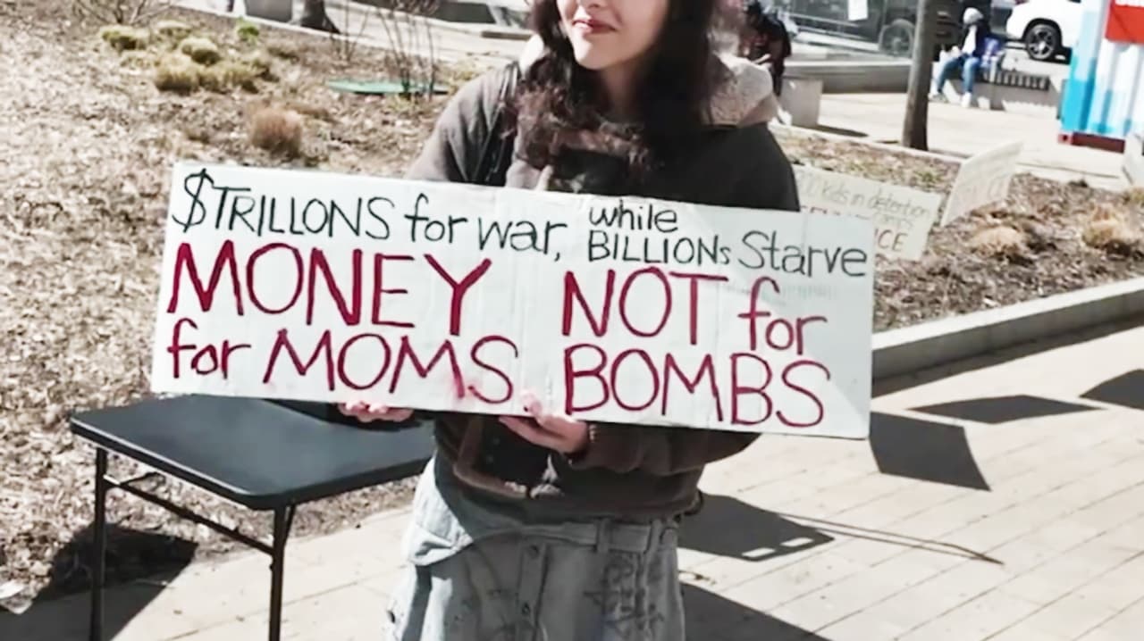 Marcha en Filadelfia por derechos de la mujer reúne a inmigrantes, afectados por SNAP y víctimas