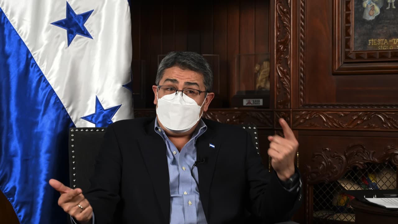El presidente de Honduras recibió un soborno de $250,000 de narcotraficantes, según testigo en un tribunal de Nueva York