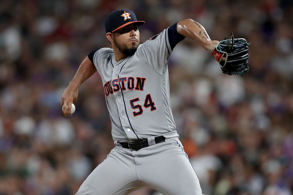 Roberto Osuna está cerca de romper su marca de salvamentos