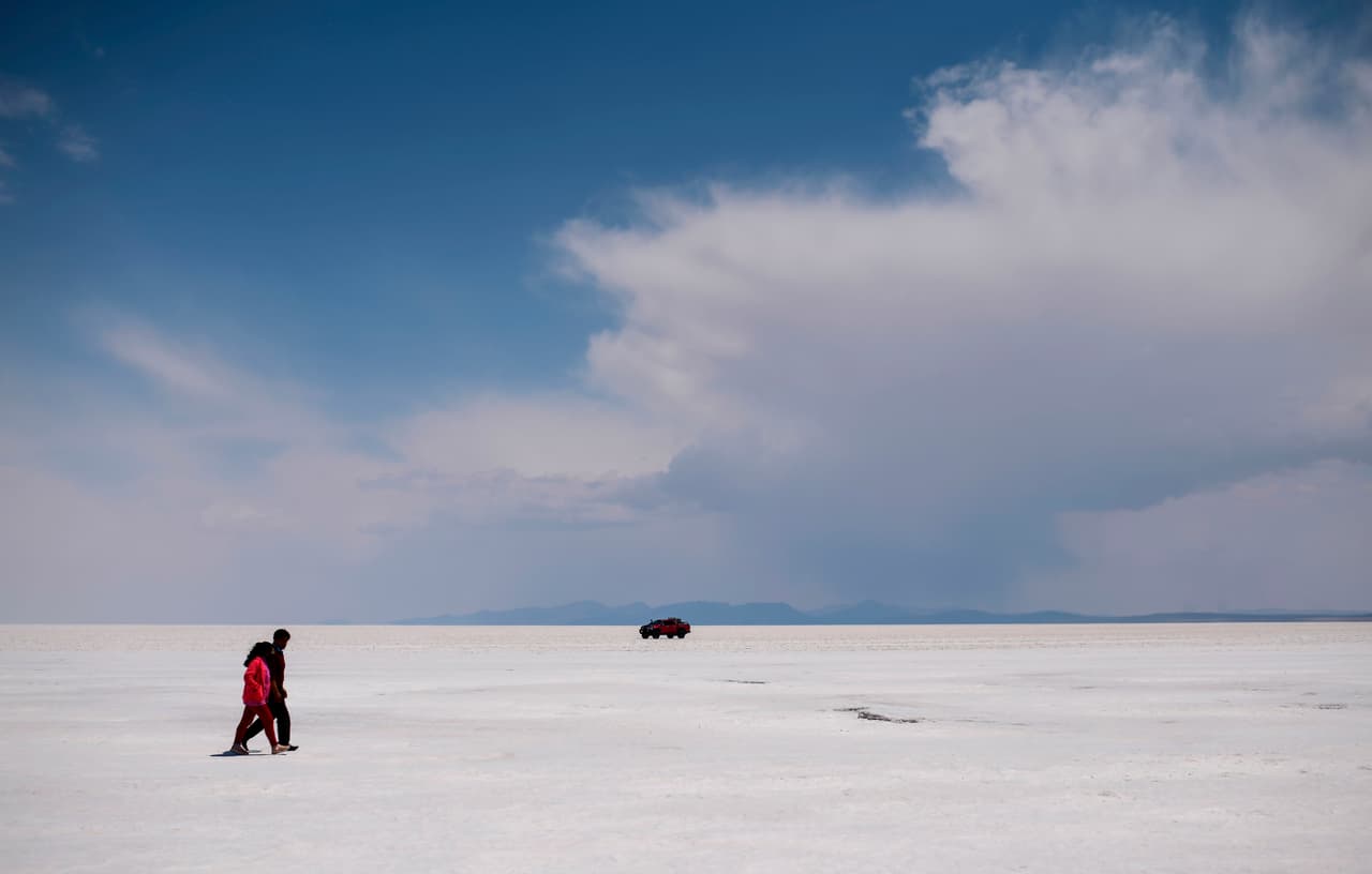 La "playa" de las salinas se han formado a partir de las lluvias recientes y se encuentran en las montañas de Guadalupe.
<br>