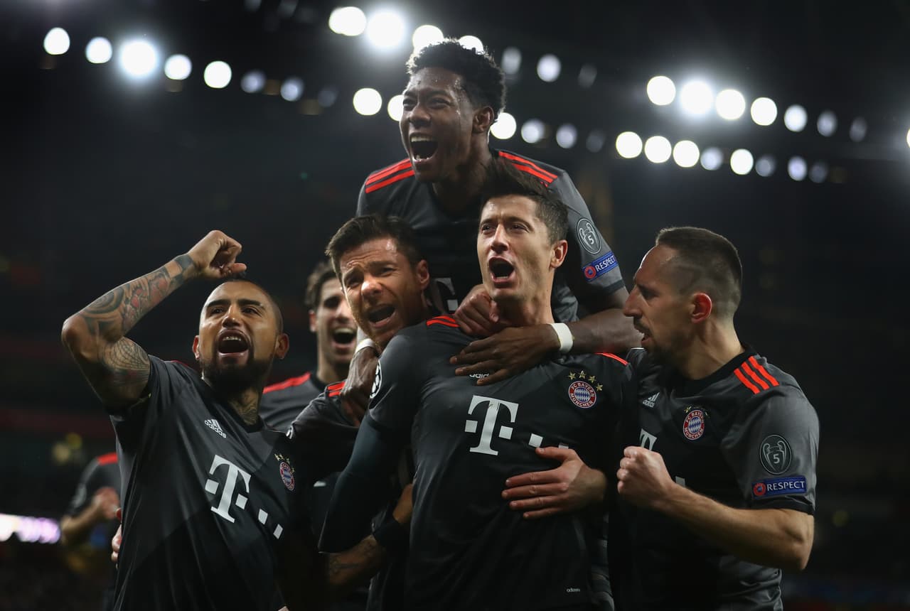 Bayern Munich viene con paso aplastante en la Champions, saliendo líder en la fase de grupos y goleando 5-1 en ambos partidos al Arsenal de Inglaterra.