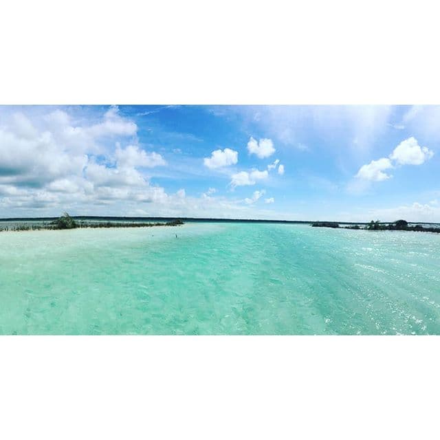 Aunque su agenda es apretada y se encuentran grabando, ninguno de los actores ha dejado de lado la oportunidad de mostrarle a sus seguidos los hermosos paisajes que tienen a sus pies.