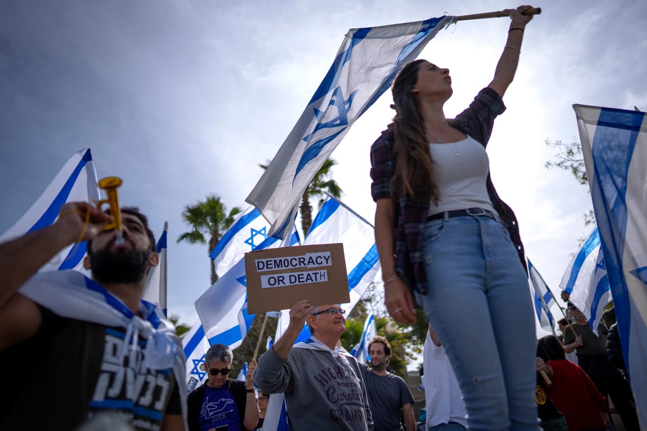 Cómo la fuerza de los manifestantes de Israel frenó a Netanyahu 