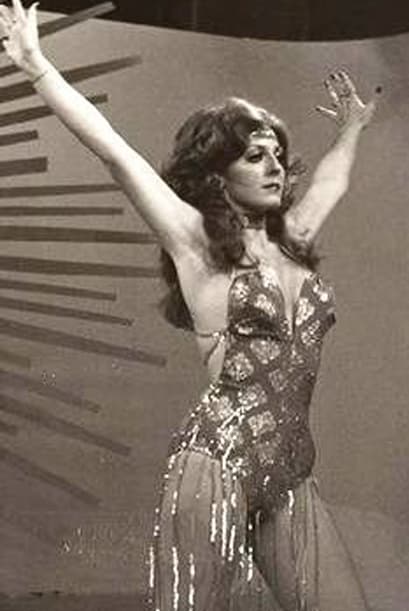 Su belleza y talento para bailar le dieron la posibilidad de grabar películas como 'Las piernas del millón' (1981), 'El billetero' (1984) y 'Las movidas del mofles' (1987) entre muchas otras.