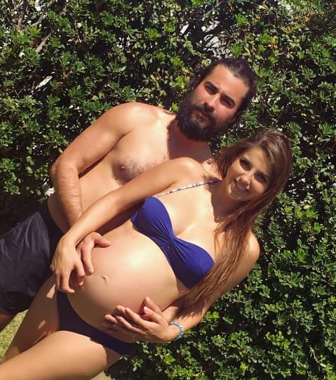 ¡Guapa y sensual! La actriz Michaelle Renaud luce simplemente espectacular embarazada.