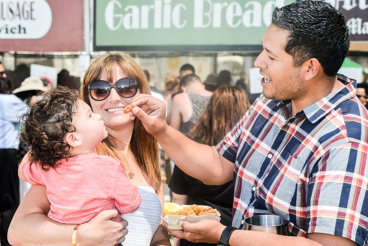 Los boletos cuestan $20 para adultos, $15 para personas mayores de 60 años, $10 para niños de 10 a 16 años y gratis para niños de 9 años o menos. El estacionamiento cuesta $15 por vehículo y las puertas se cerrarán una hora antes del cierre.