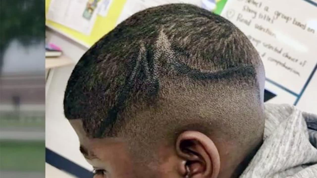 Demandan a distrito escolar en Texas y a tres de sus empleados por pintar con un Sharpie el cuero cabelludo de un alumno