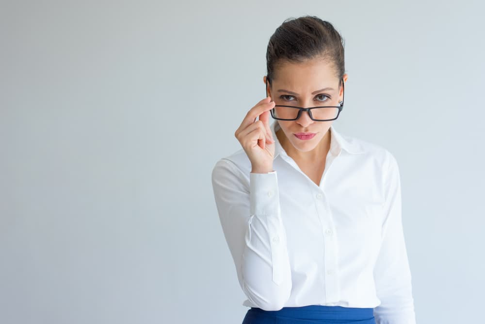 <b>Peligros que debes evitar:</b> la arrogancia, el falso orgullo, ponerte en una posición tal que sea muy difícil conversar o razonar contigo por no concederles a los demás el beneficio de la duda.