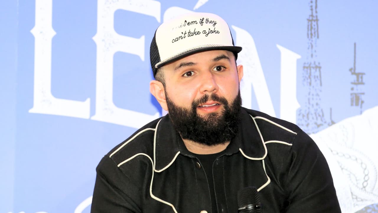 Carin León envió consejo a Christian Nodal y Ángela Aguilar