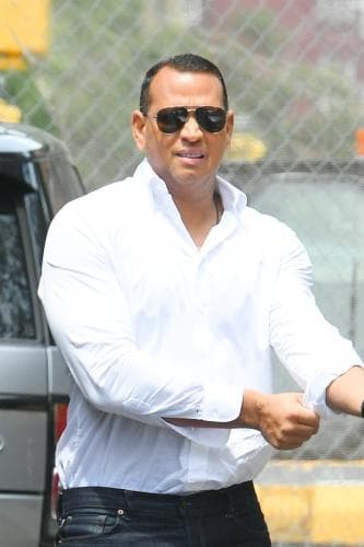 <b>Alex Rodríguez</b> ha decidido darle vuelta a la página tras su ruptura amorosa con
<b>Jennifer López</b> y, ahora, está enfocado en las dos hijas que tuvo con su ex
<b>Cynthia Scurtis</b>.