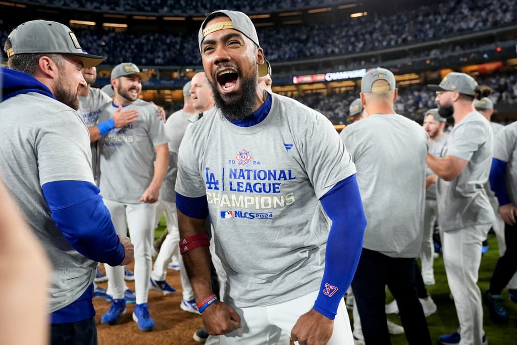 El próximo rival para los Dodgers son los Yankees, que vuelven a la Serie Mundial por 41ª vez y por primera vez en 15 años.
<br>