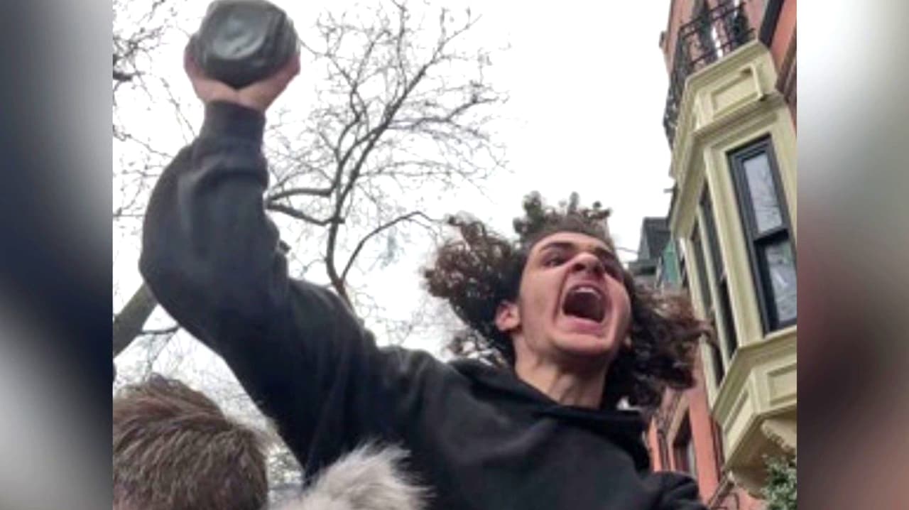 Sospechosos de lanzar objetos explosivos en Gracie Mansion enfrentan cargos de terrorismo