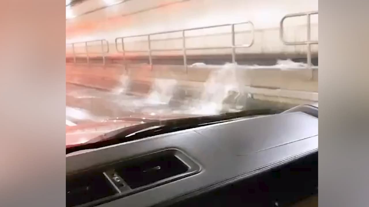 Video viral capta inundación en el Lincoln Tunnel en medio del temor de los viajeros 