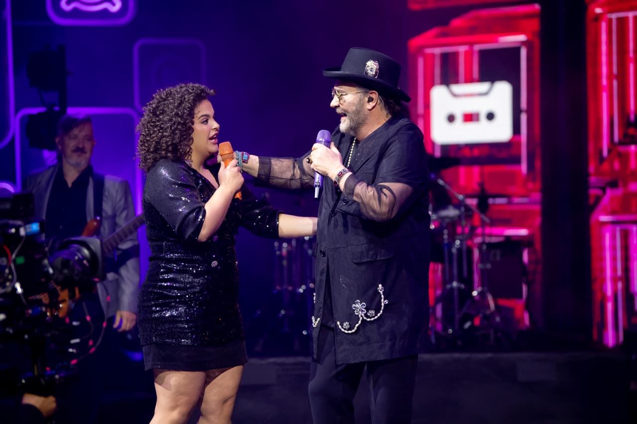 Mijares y Lucerito mostraron una vez más que entre padre e hija hay una gran relación llena de confianza al punto de retarse en la competencia.