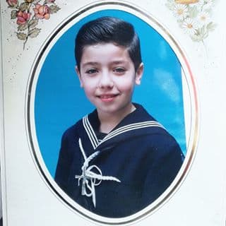 Así, de la mano de una estrella, comenzó su carrera frente a las cámaras. Borja no sólo logró llegar al segundo lugar sino que consiguió que una casa de discos lo contratara para formar parte de un grupo infantil, con el que grabó su primer disco y el programa de TV ('Tic Tac'). Desde entonces no ha parado de trabajar.