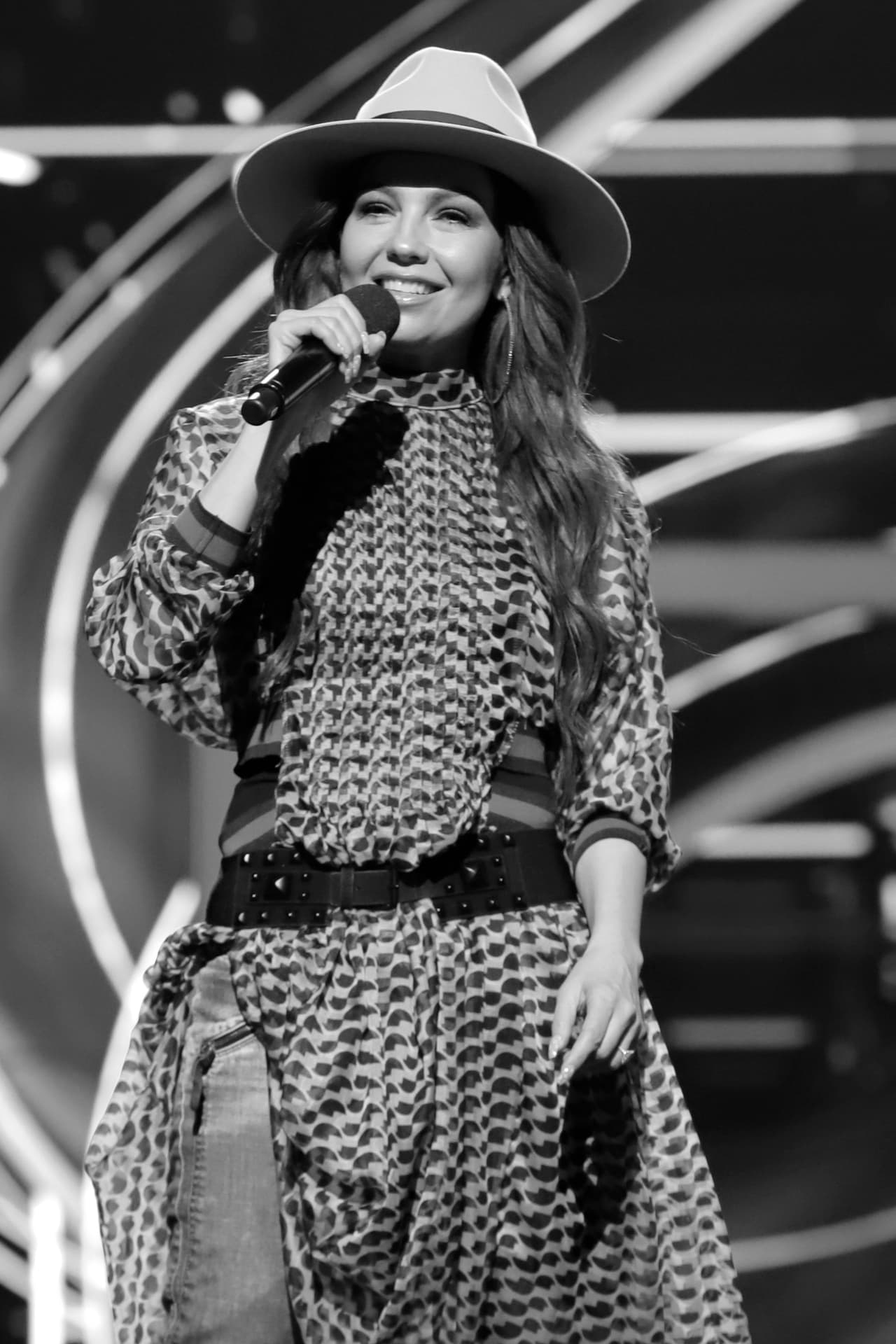 Thalía compartirá el escenario con Alejandra Espinoza y Pitbull.