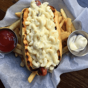 Ditch Plains (@eat_ditchplains). Los hot dogs más fotografiados de Manhattan. Todo está dicho.