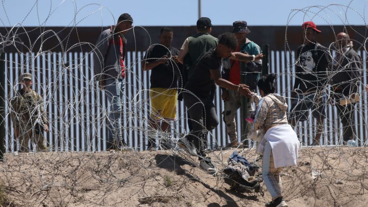 De acuerdo con el abogado de inmigración José Guerrero, todas estas iniciativas de la administración de Joe Biden buscaría una forma de migración legal y ordenada, al mismo tiempo que se despeja la frontera.