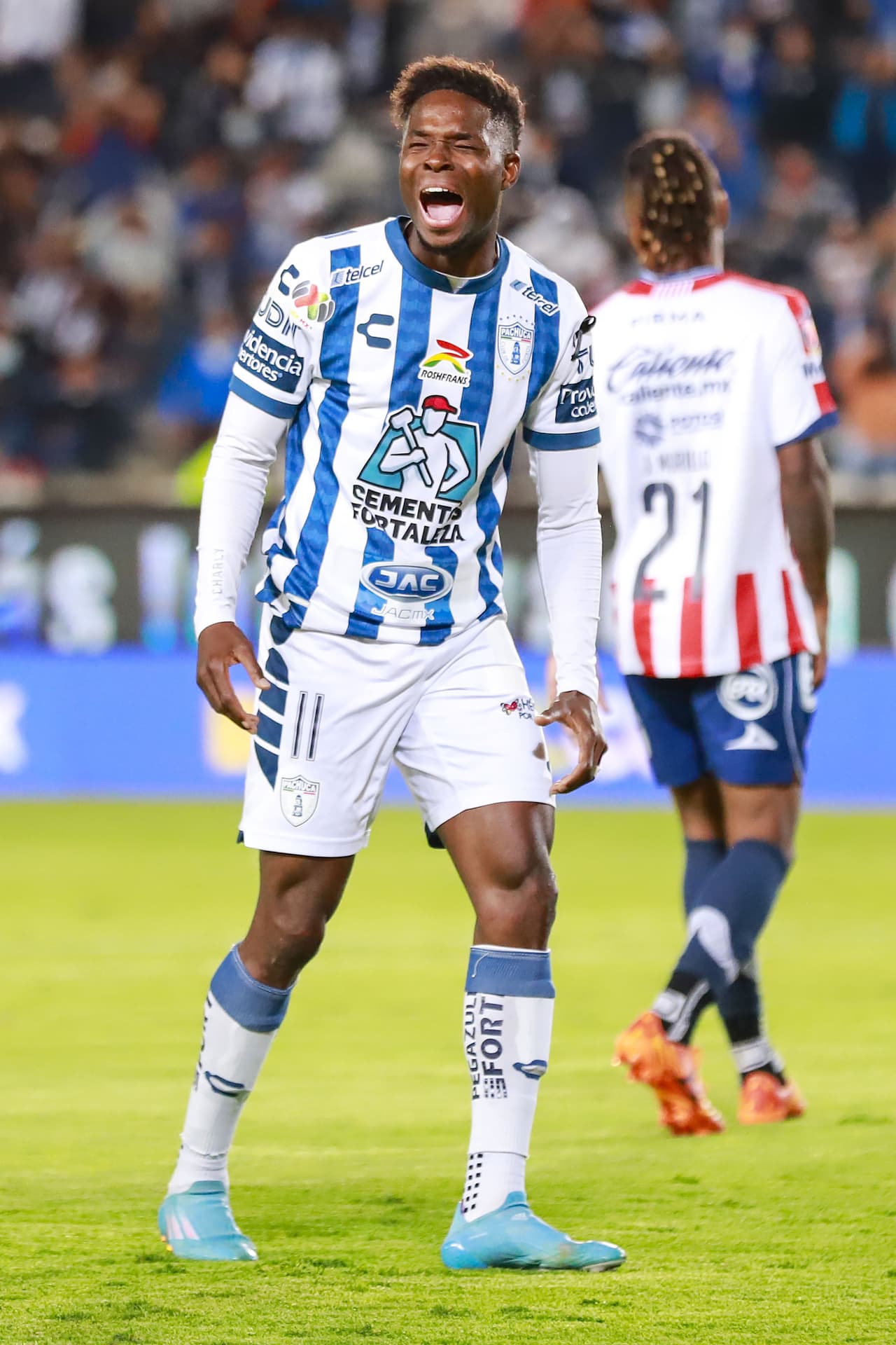 Pachuca pudo marcar más, pero dejó ir varias claras, una de ellas de Avilés Hurtado, quien se lamentaba.